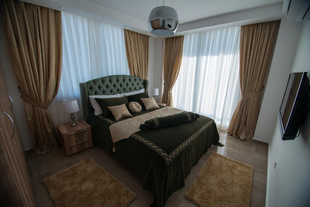 Aquamarine Luxury Residence Кирения Экстерьер фото