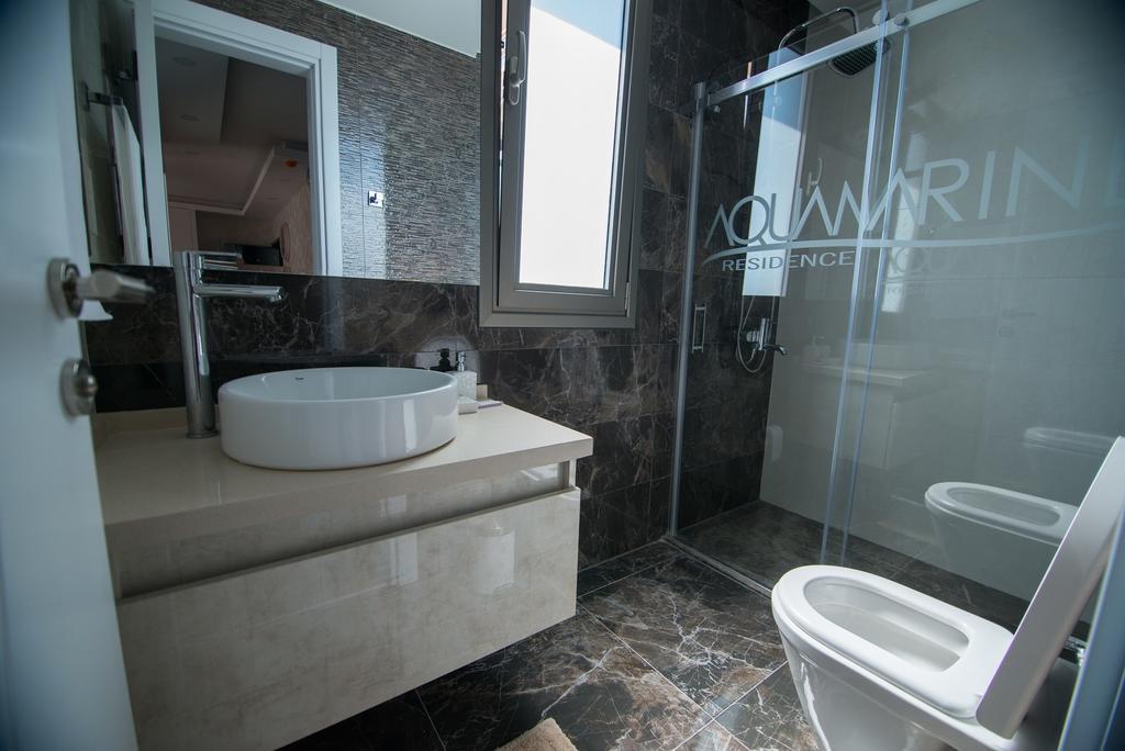 Aquamarine Luxury Residence Кирения Экстерьер фото
