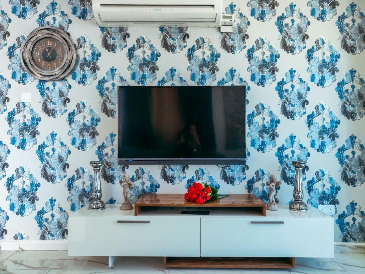 Aquamarine Luxury Residence Кирения Экстерьер фото